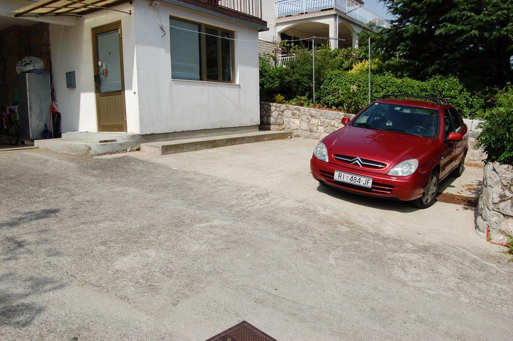 Apartments Dida By El-Pi Tours Njivice Exterior foto