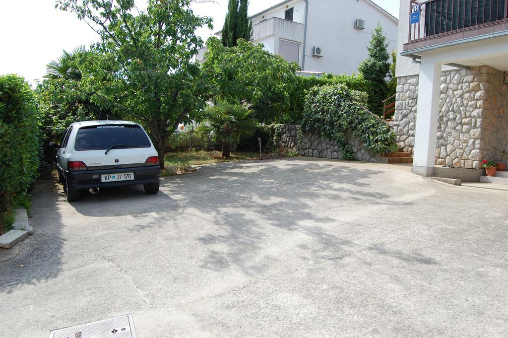 Apartments Dida By El-Pi Tours Njivice Exterior foto
