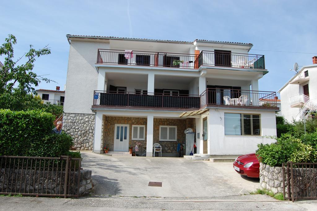 Apartments Dida By El-Pi Tours Njivice Exterior foto