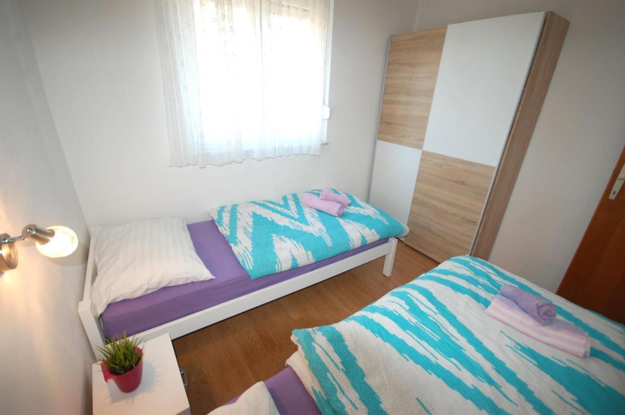 Apartments Dida By El-Pi Tours Njivice Exterior foto