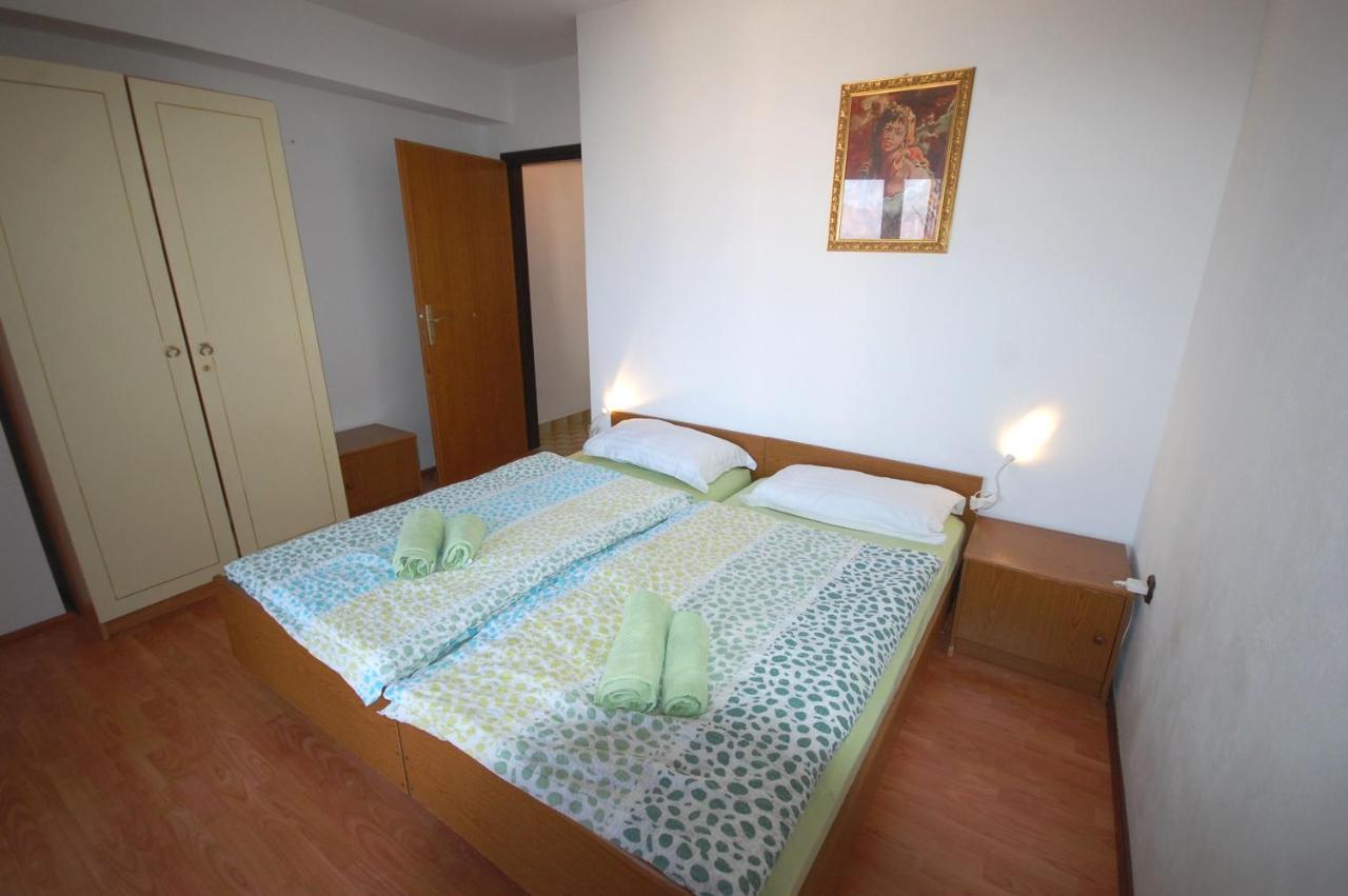 Apartments Dida By El-Pi Tours Njivice Exterior foto